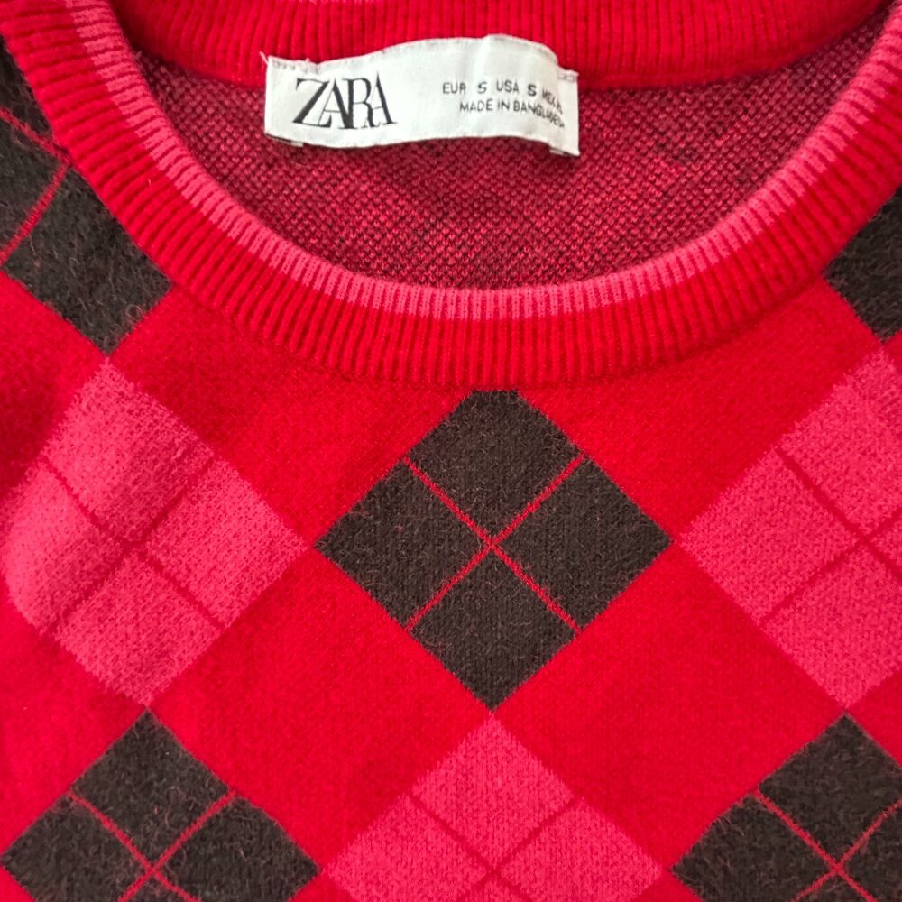 Sleeveless Red Argyle Knit Dress - Picture 3 of 12